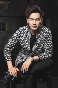 香港影视男明星钟汉良黑白格子上衣高清帅气图片
