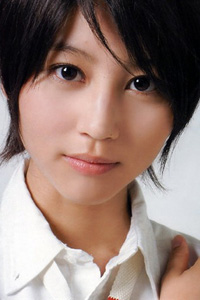 日本女演员堀北真希白色衬衫唯美清纯图片
