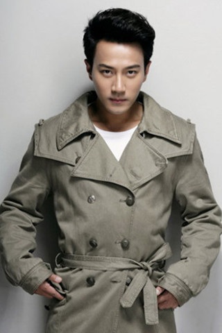 中国最帅的男明星刘恺威长款风衣写真图片第1张