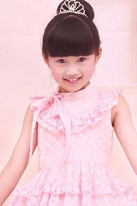 可爱小女孩公主时尚儿童发型摄影图片