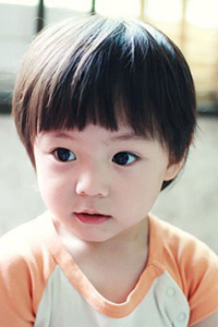 可爱的宝宝简单的儿童发型扎法图片