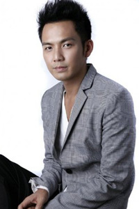 中国香港男明星钟汉良灰色西装搭配艺术图