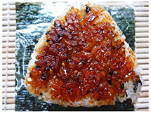 日式鲜美多汁的酱烤饭团做法图片