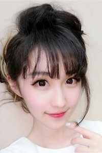 最简单的韩式丸子头盘发发型图片