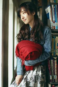甜美的女孩韩式斜刘海盘发发型造型图片欣赏