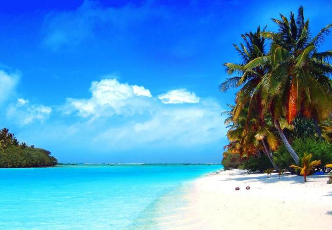 马尔代夫旅游景点恬淡沙滩风景图片第1张