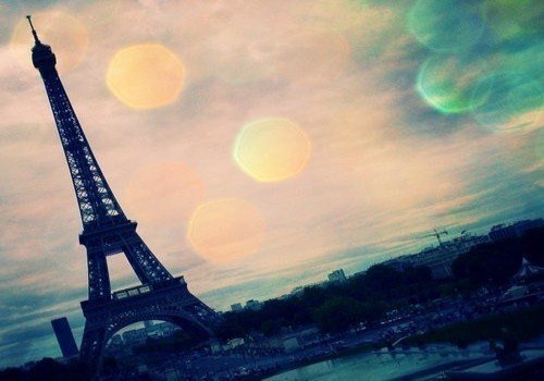 法国巴黎埃菲尔铁塔小清新唯美图片第1张