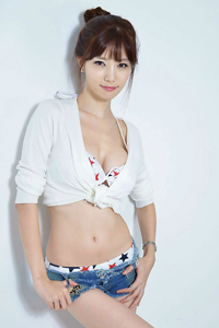 大长腿韩国小姐姐蜂腰美乳魅惑性感写真